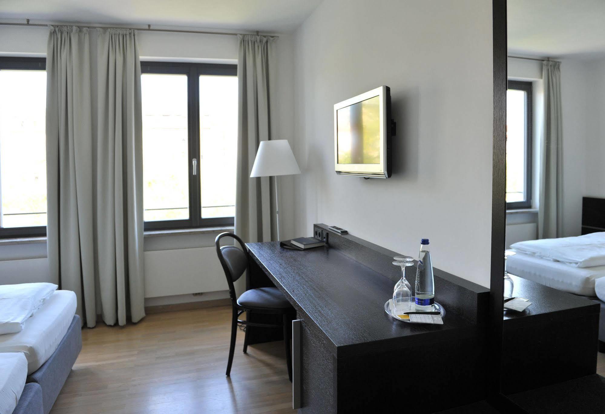 באמברג Tandem Hotel מראה חיצוני תמונה